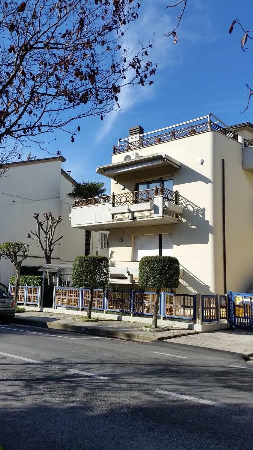 A Casa Di Clo Bed & Breakfast Песаро Екстериор снимка