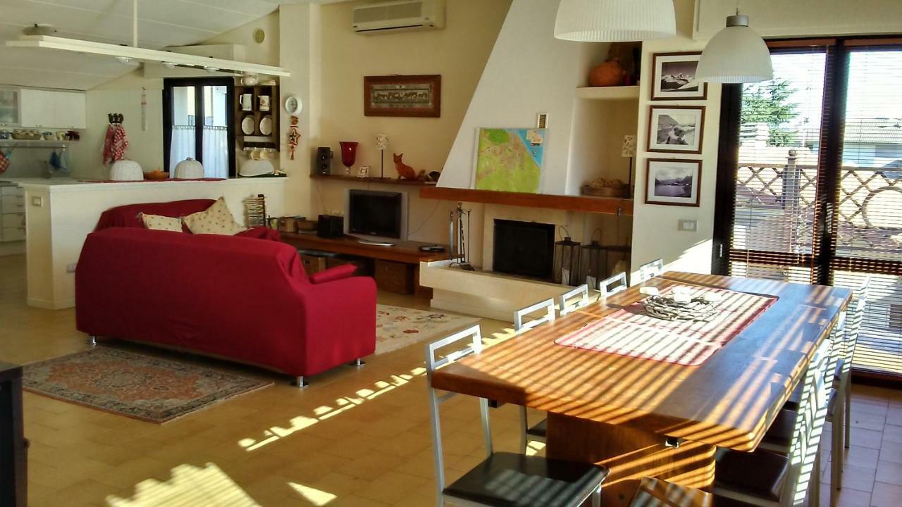 A Casa Di Clo Bed & Breakfast Песаро Екстериор снимка